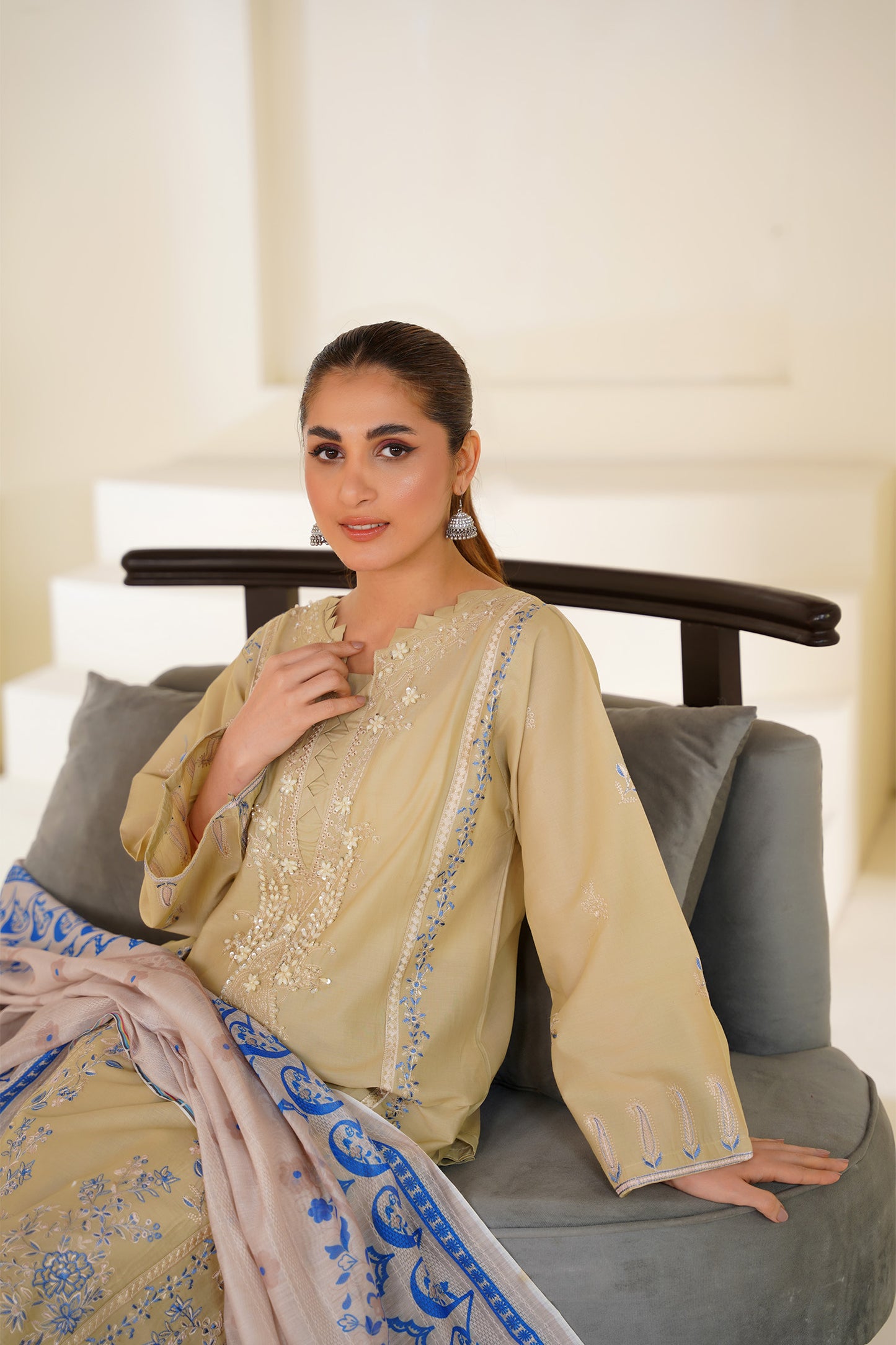 Nayab – Signature Lawn Beige