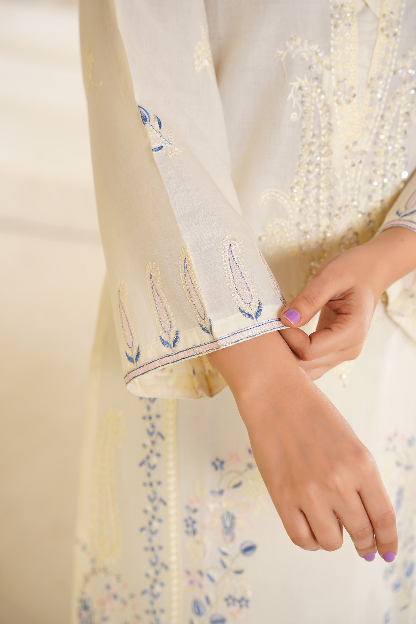 Layaan – 3‑Piece Serene Bloom