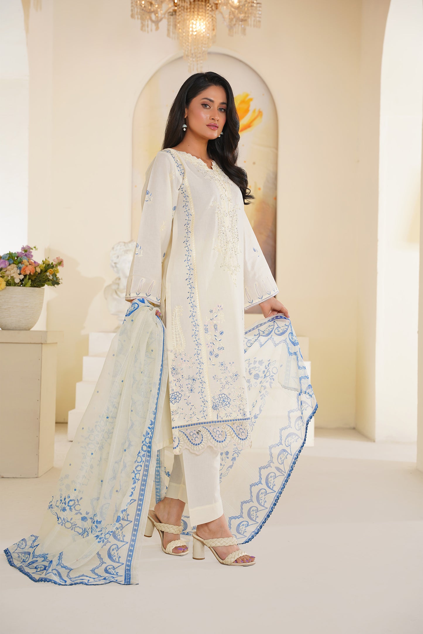 Layaan – 3‑Piece Serene Bloom