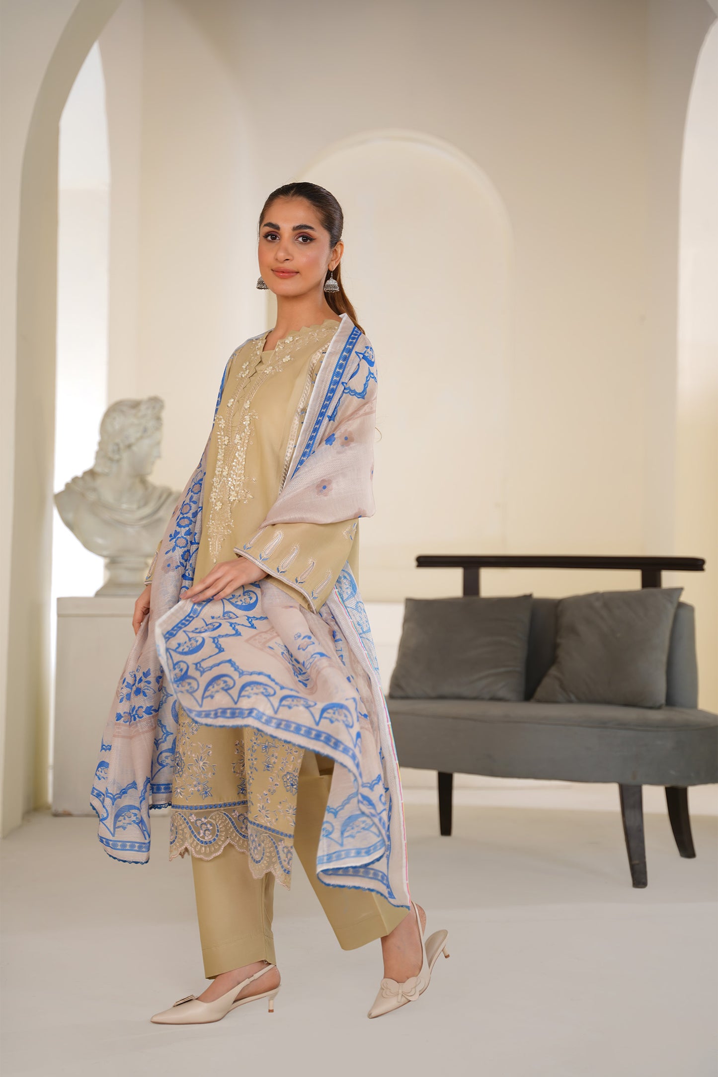 Nayab – Signature Lawn Beige