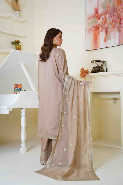 Mahveen 3Pc – Timeless Elegance
