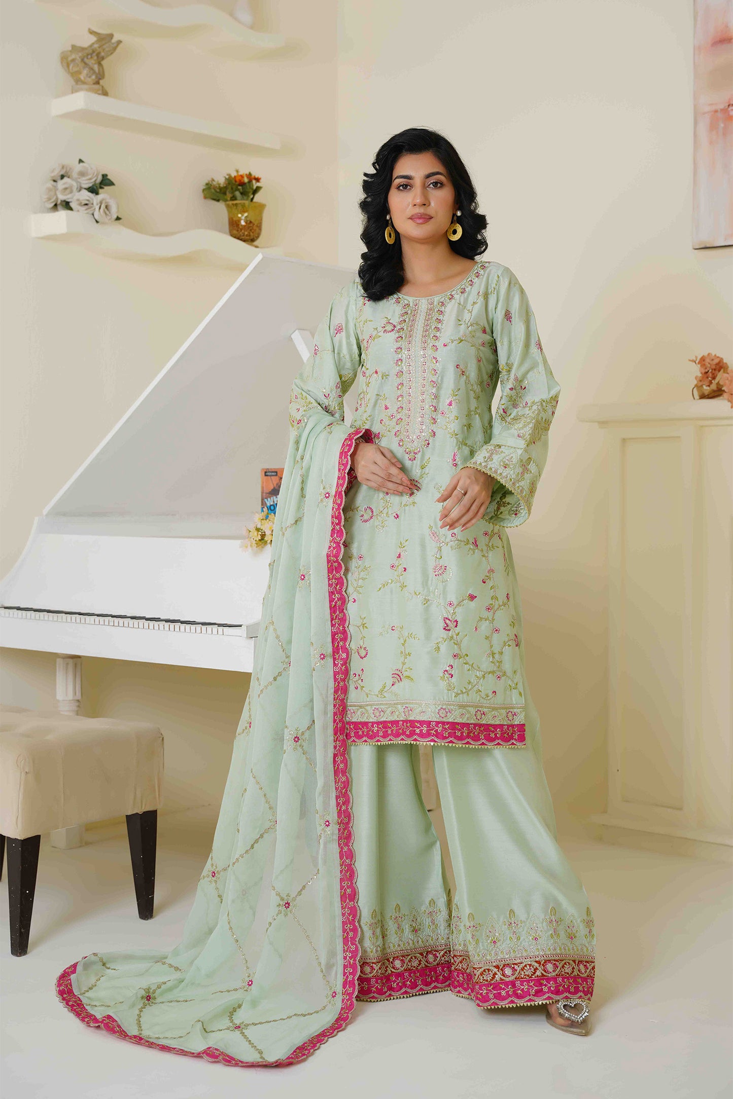 Elara – 3‑Piece Elegant Glow