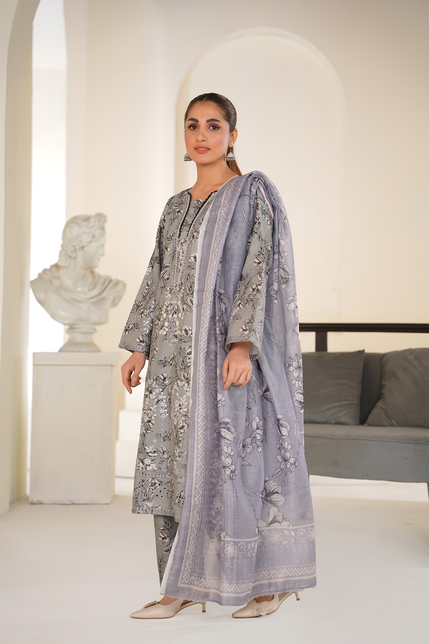 Raya Grey Bloom – Lawn 3 Piece