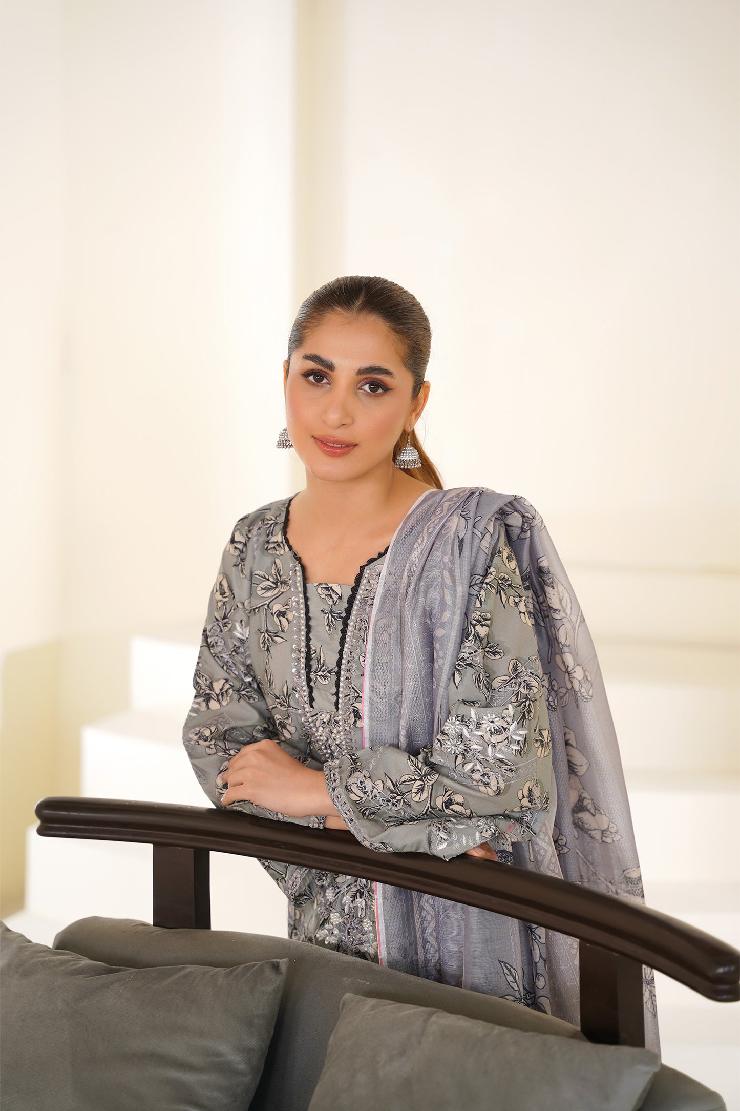 Raya Grey Bloom – Lawn 3 Piece