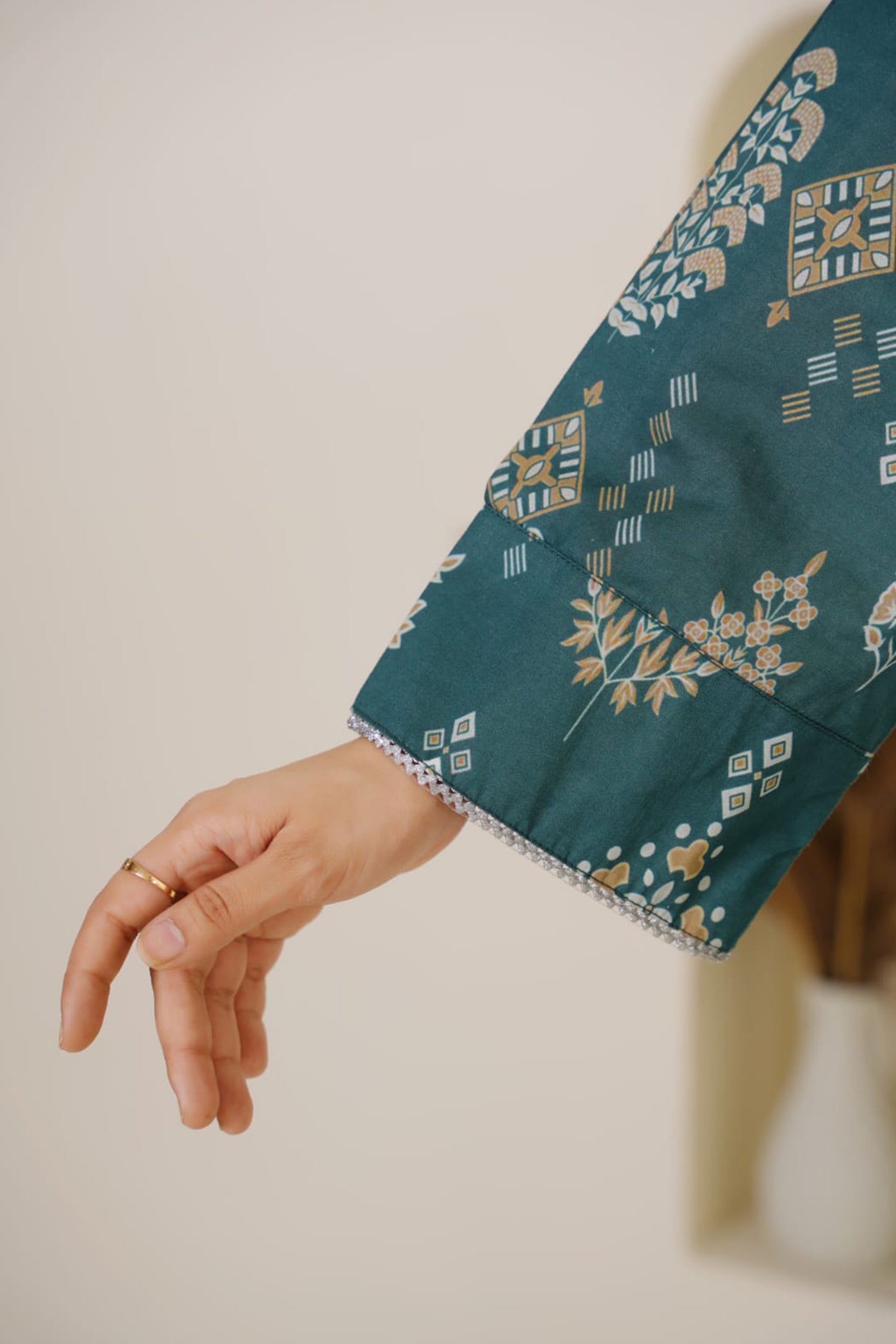 Lagoon Charm – Printed Lawn 2 Piece
