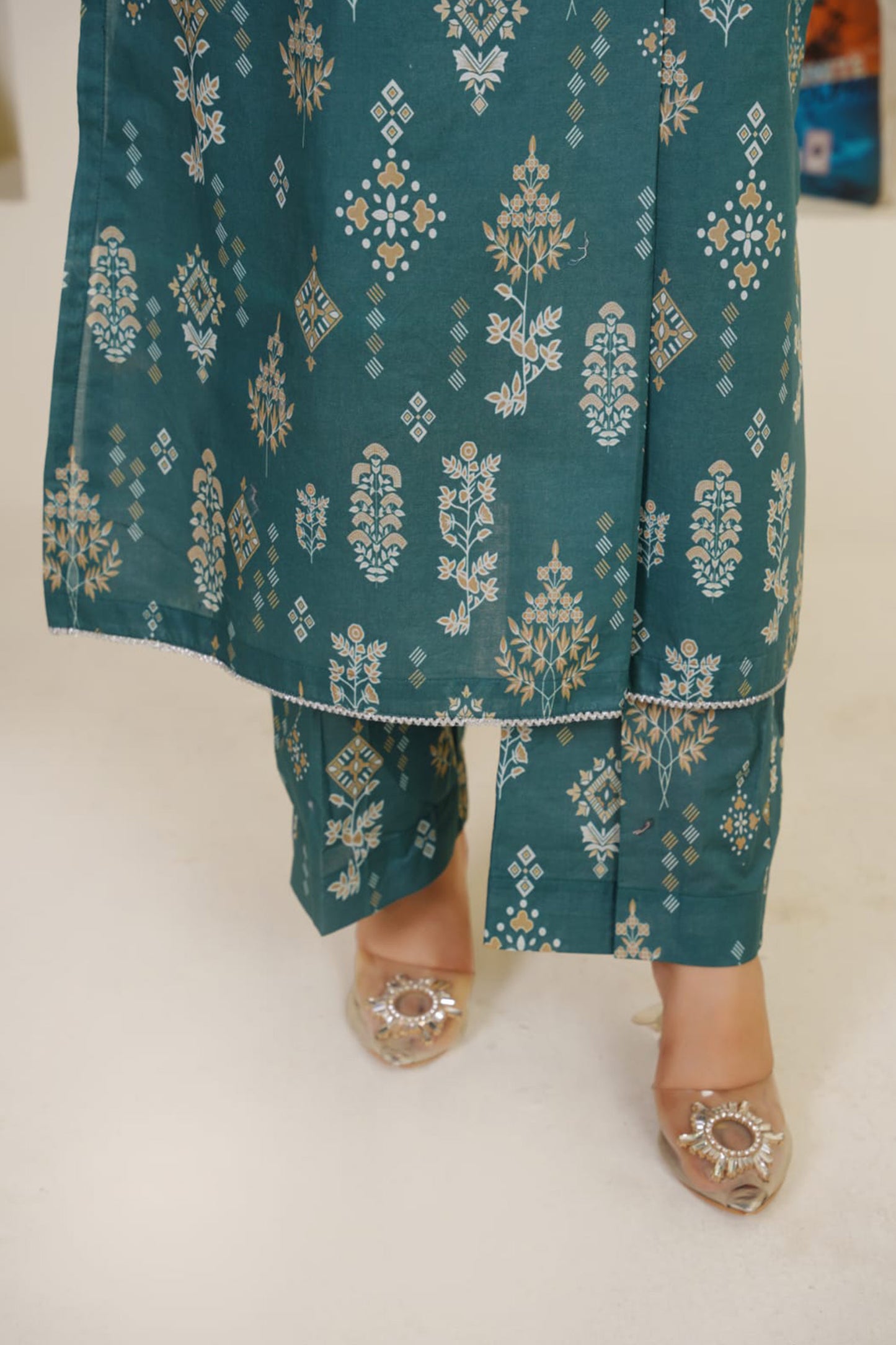 Lagoon Charm – Printed Lawn 2 Piece